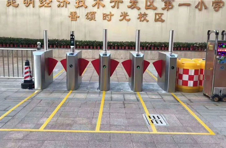 圆柱人脸识别机，立柱人脸识别门禁，支持人脸考勤，人脸访客登记，人脸门禁，人脸消费